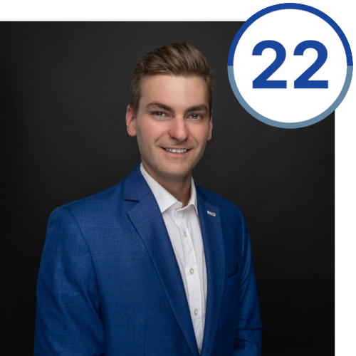 22 - Karol Jakubčák